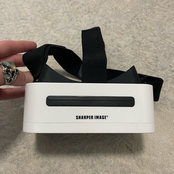 Like New One-Size Sharper Image VR Virtual Reality Headset Fits Most Cellphones - Picture 4 of 8